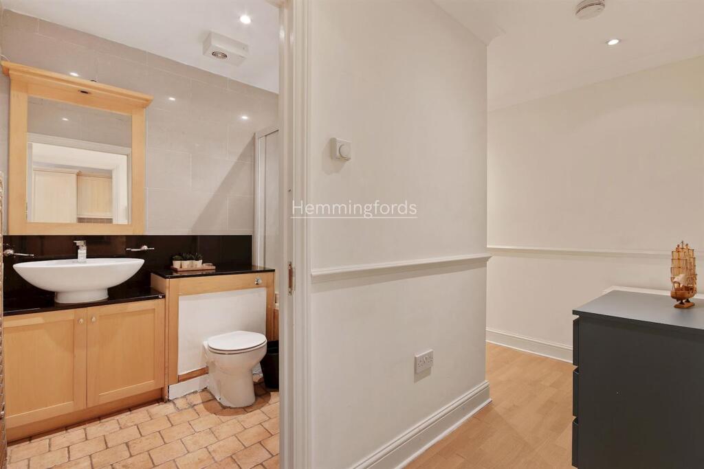 09-d2ab78556 - AM - Flat 7, 152, Goswell Road Lond