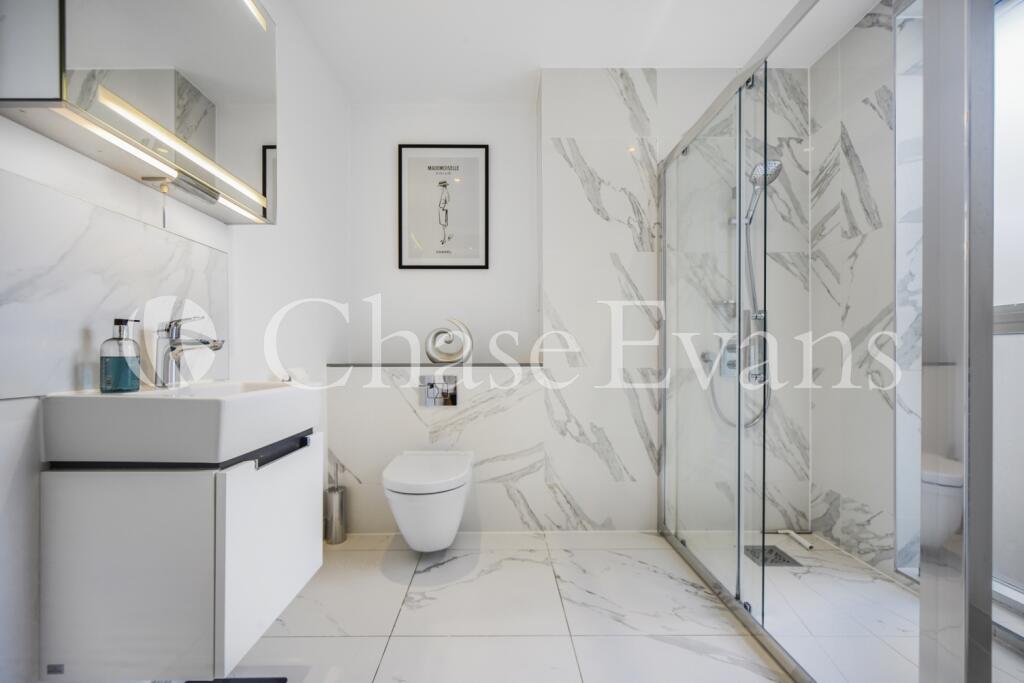 Hand Axe Yard, St Pa