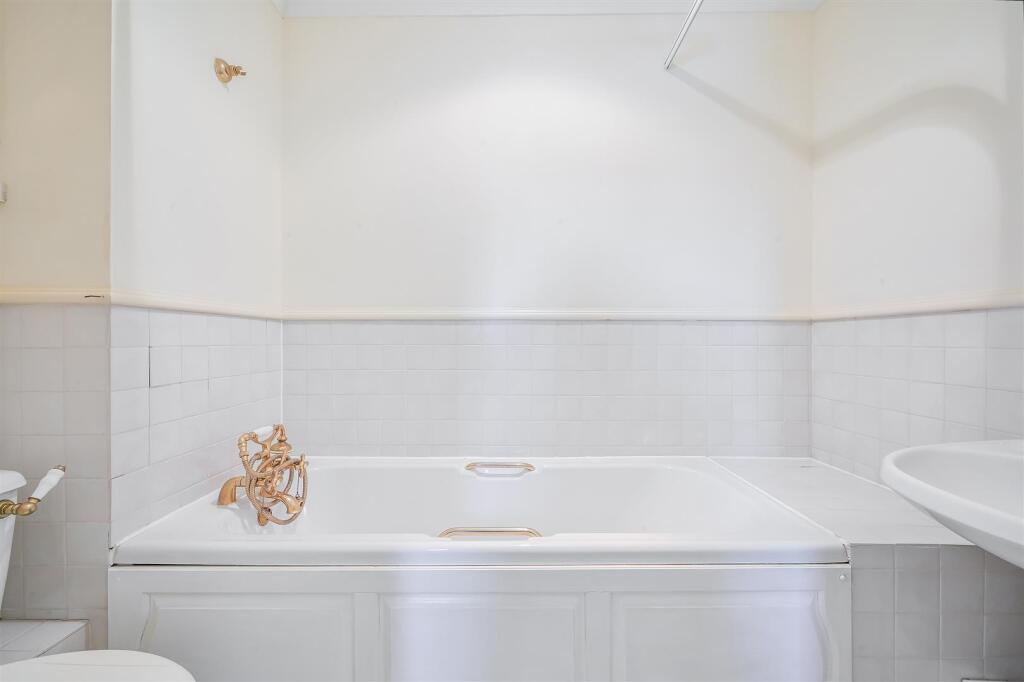 THE WALLED GARDEN, 22- (12).jpg