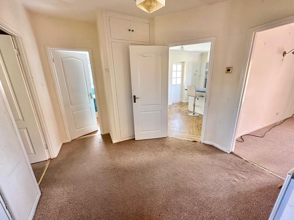 IMG-20250507-WA00...