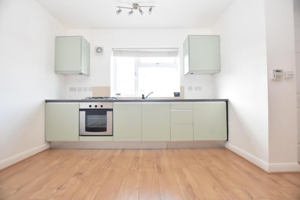 Kitchen area.jpg