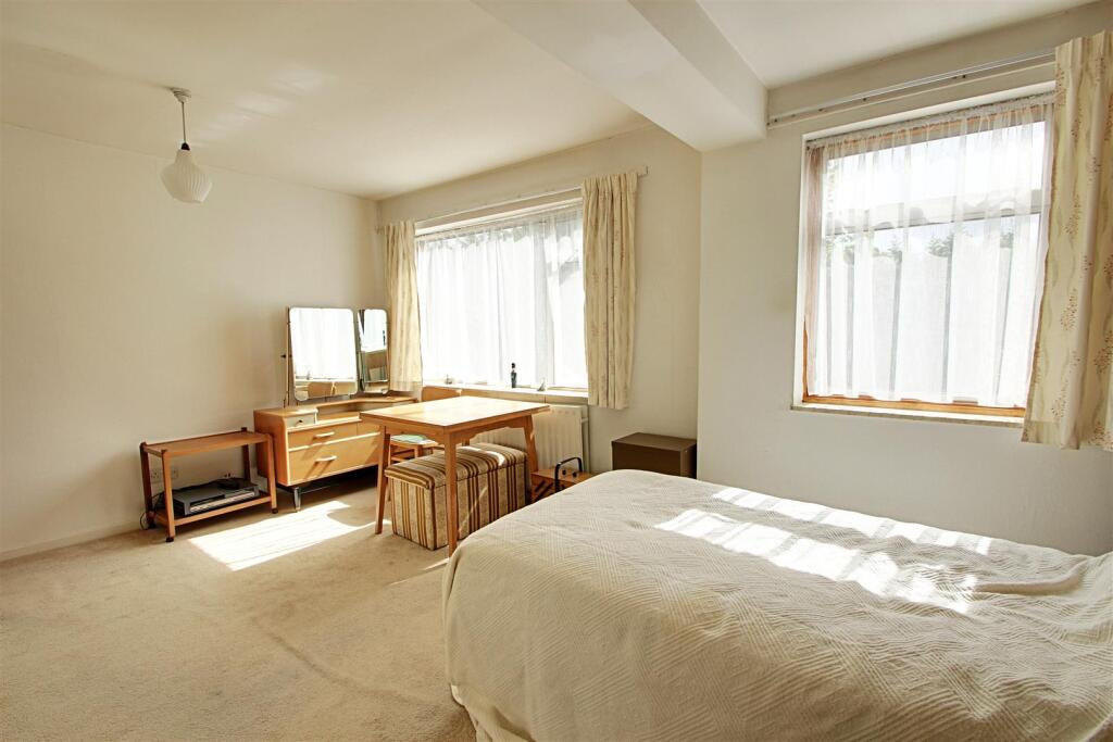 Master Bedroom 1.jpg