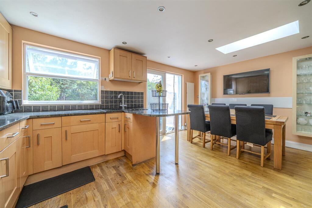 Kitchen/Breakfast Room