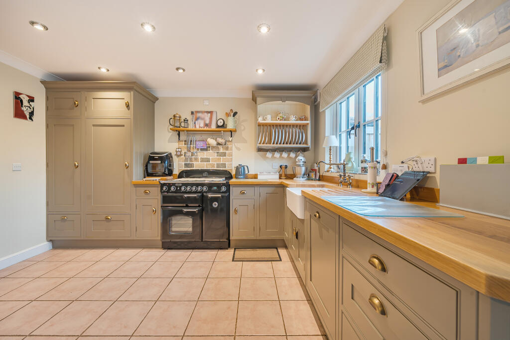 Kitchen / Breakfast Room