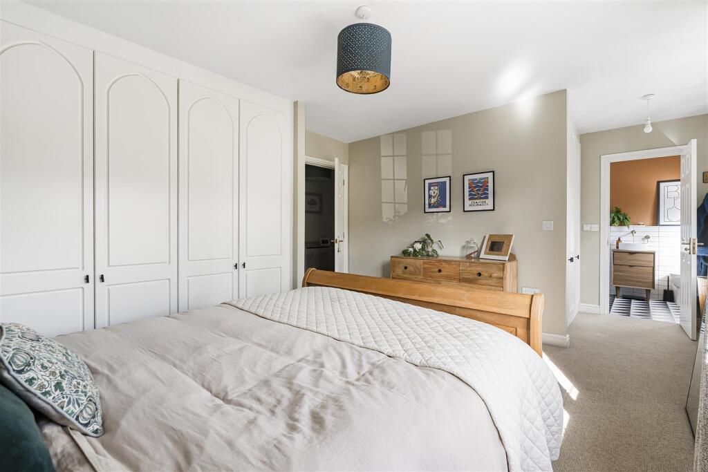 19 St Marys Way