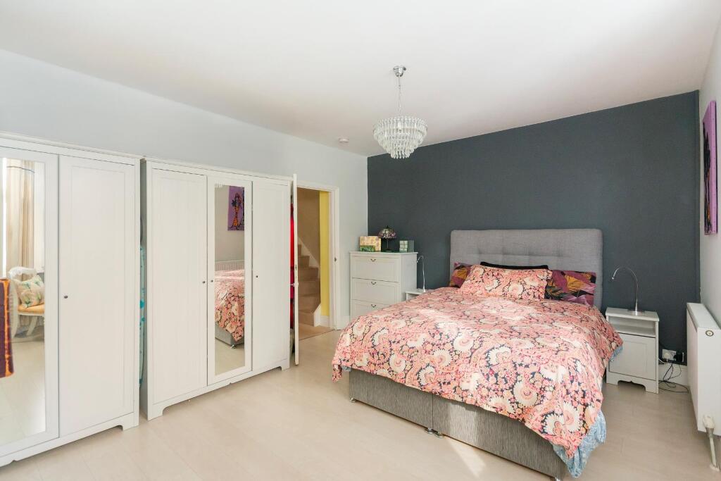 1W1R3RD - Bedroom A.jpg