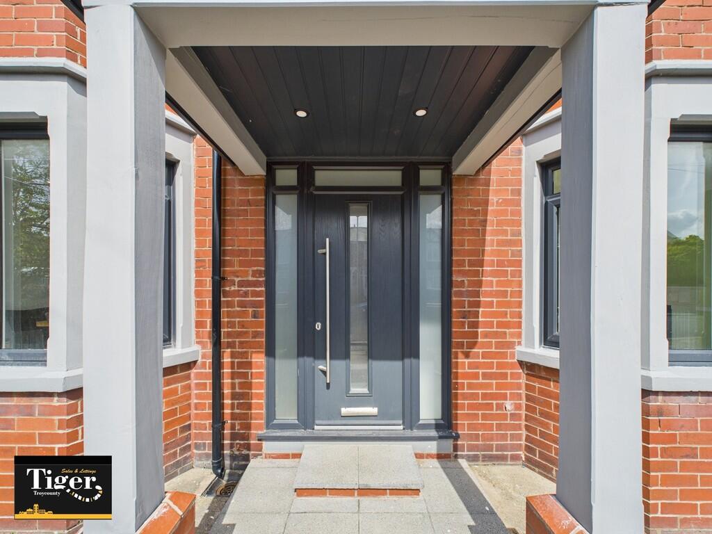 CAM02176G0-PR0559...