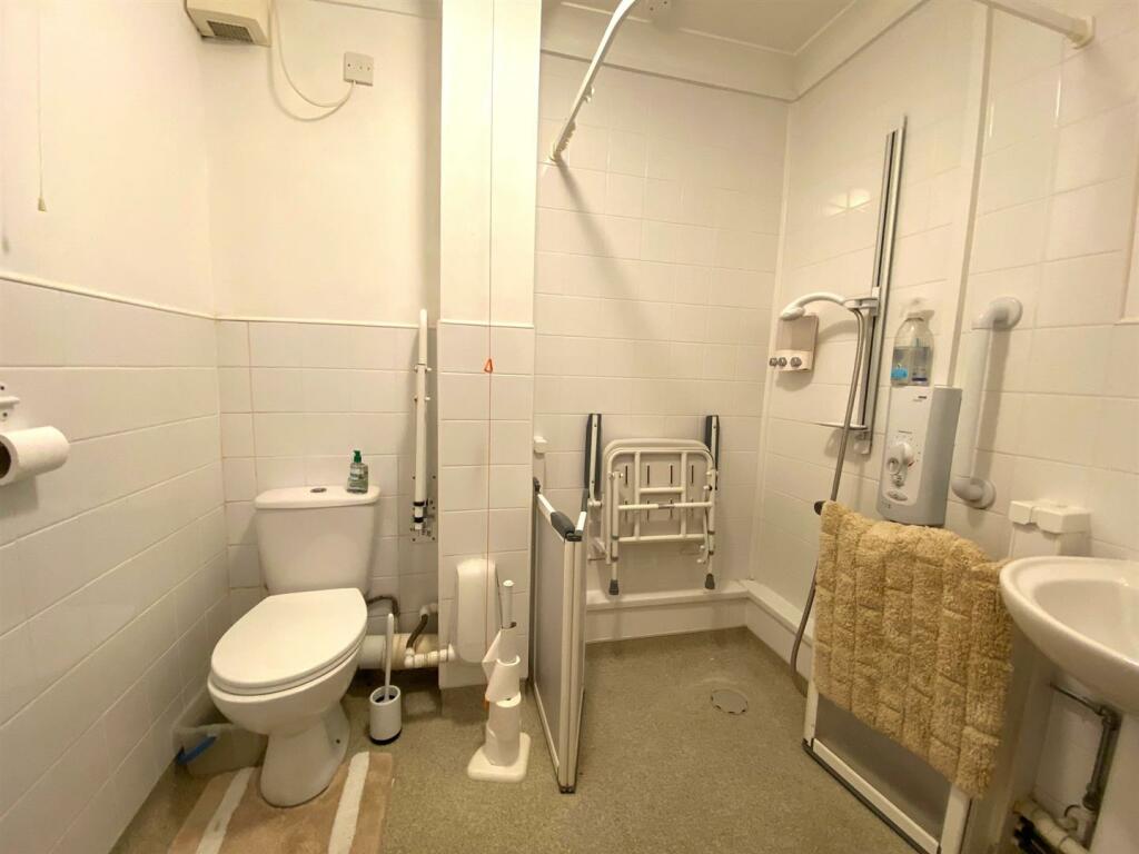 WET ROOM.jpg