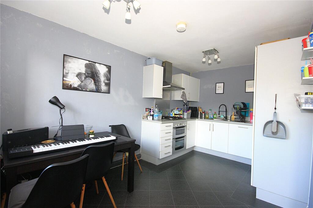 Dale Square, Havant, Hampshire, PO9