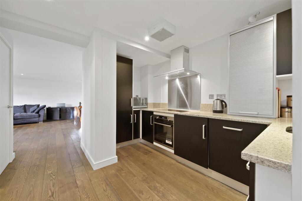 Kitchen 2.jpg