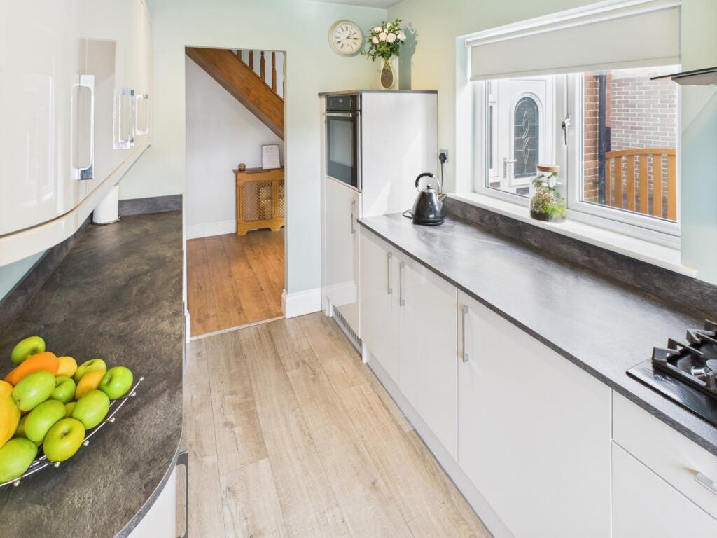 CAM04233G0-PR0021-STILL021