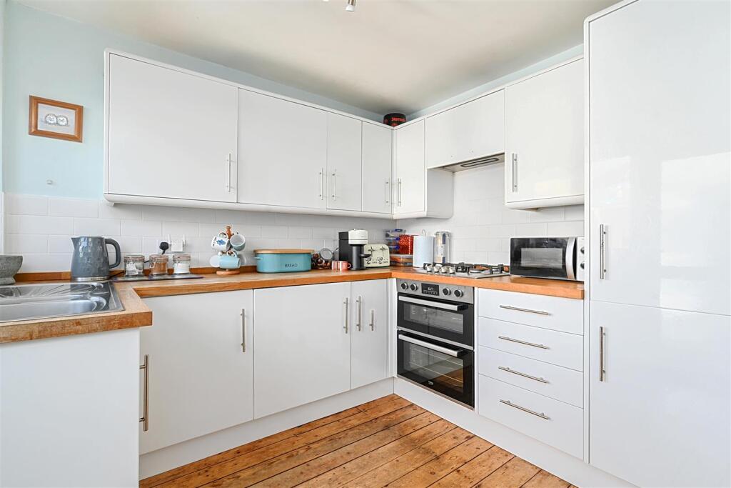 North Road, Portslade BN41 (13).jpg