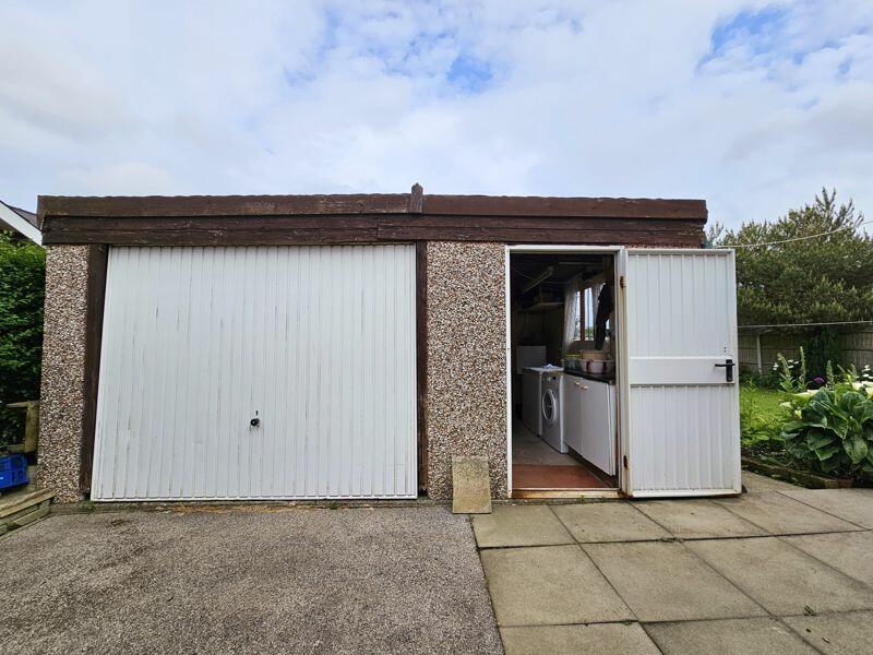 Detached Garage