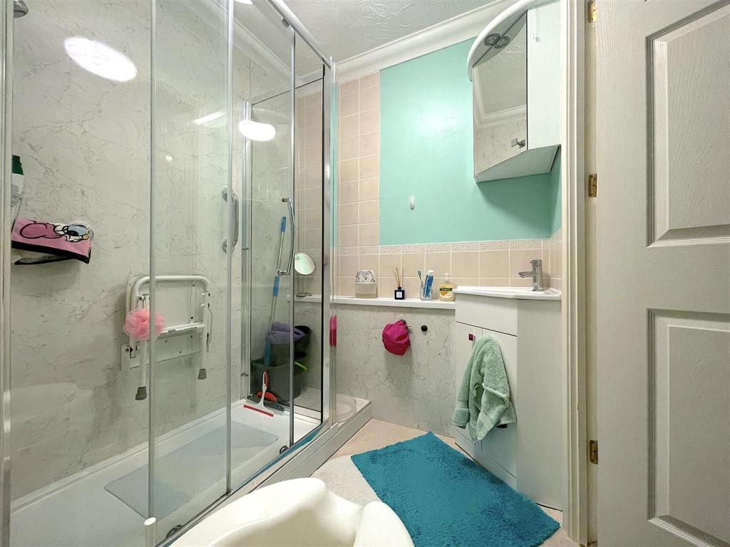 Bathroom (3).jpeg