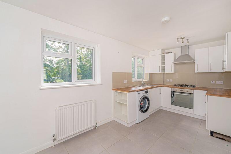 Eat-In Kitchen