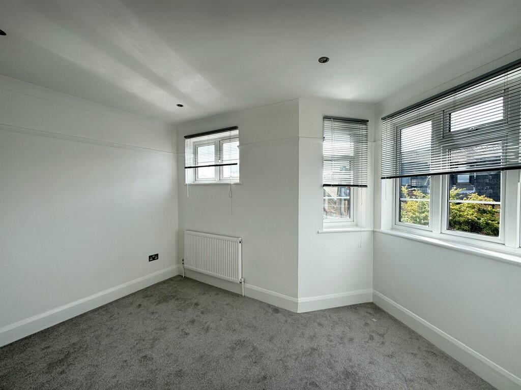 Photo 24-09-2025,...