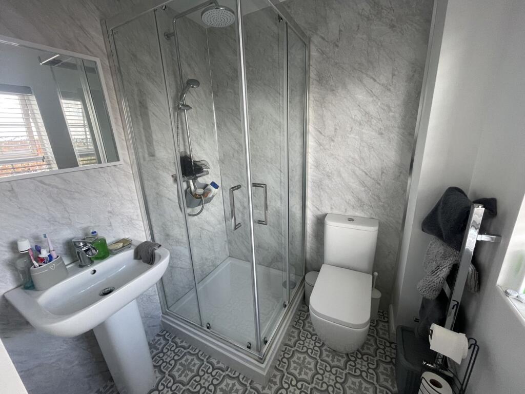 En-suite bathroom