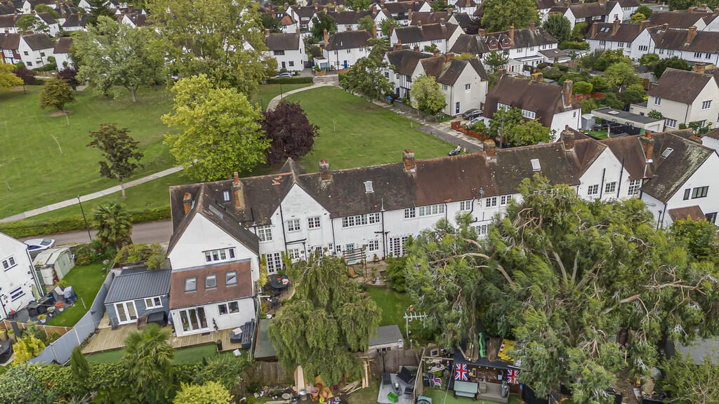 Lovelace Green (1...