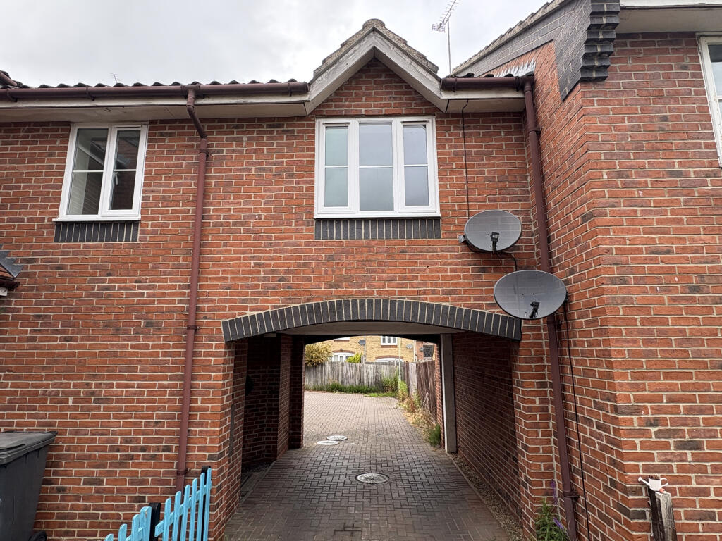 18 Munnings Close front shott .jpeg
