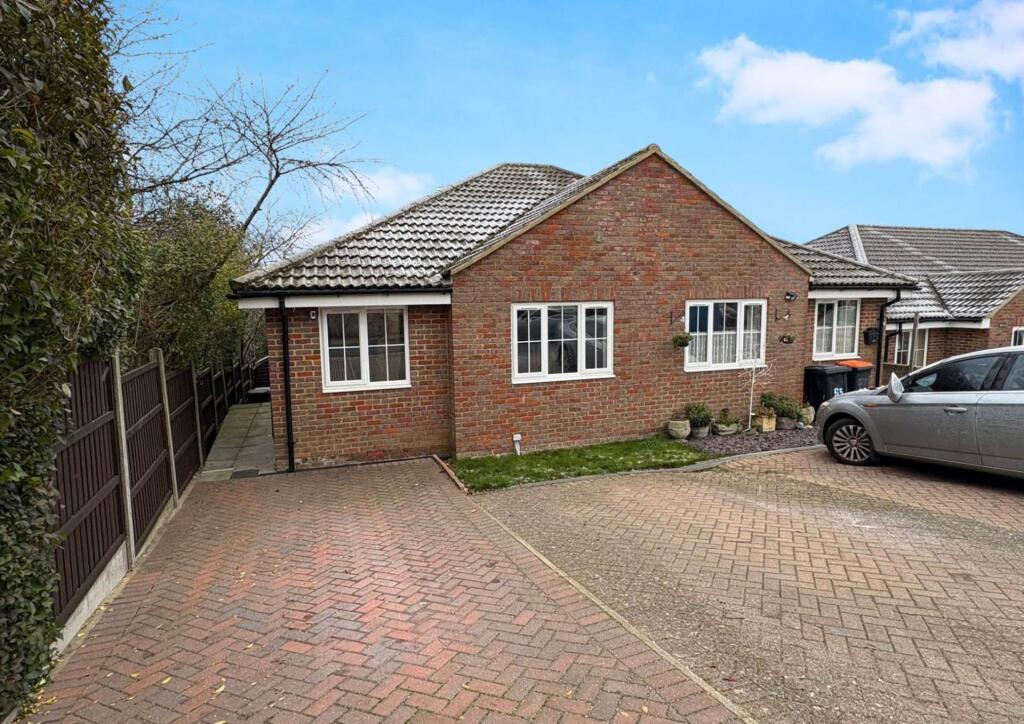 Corbet Ride, Linslade