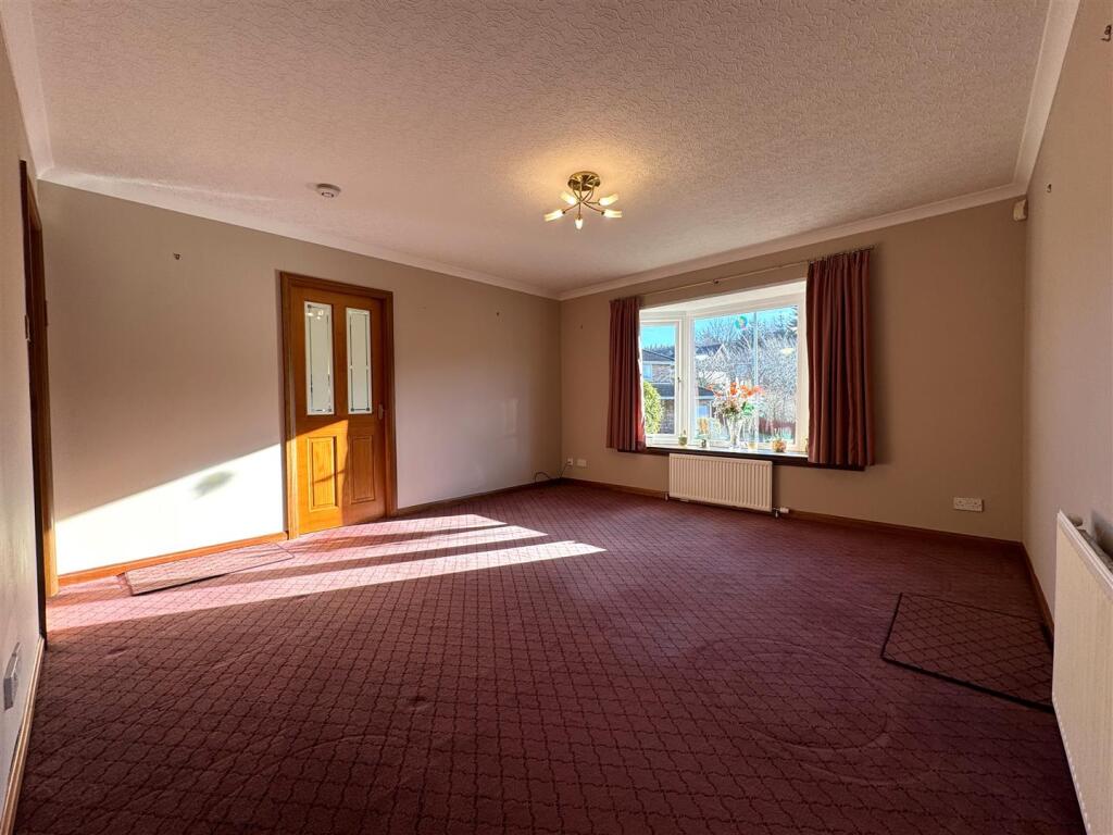 LOUNGE.JPG