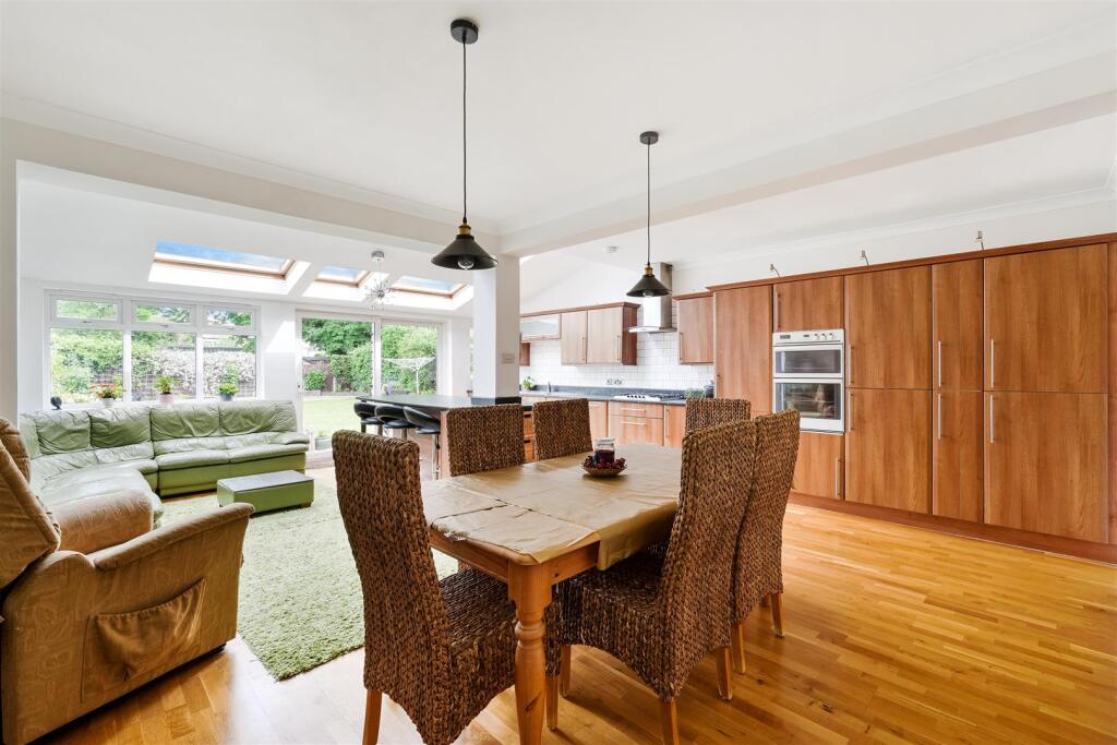 GREENHAYES AVENUE, 90 - 17.jpg