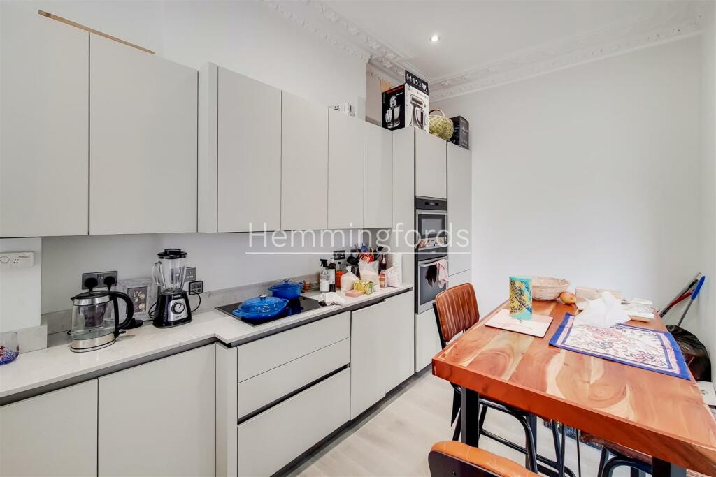 3_Kitchen-1.jpg