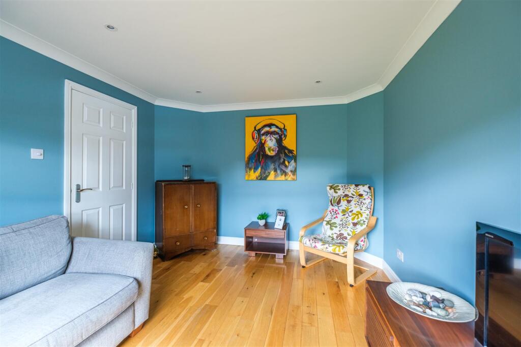 Spynie Gardens-22.jpg