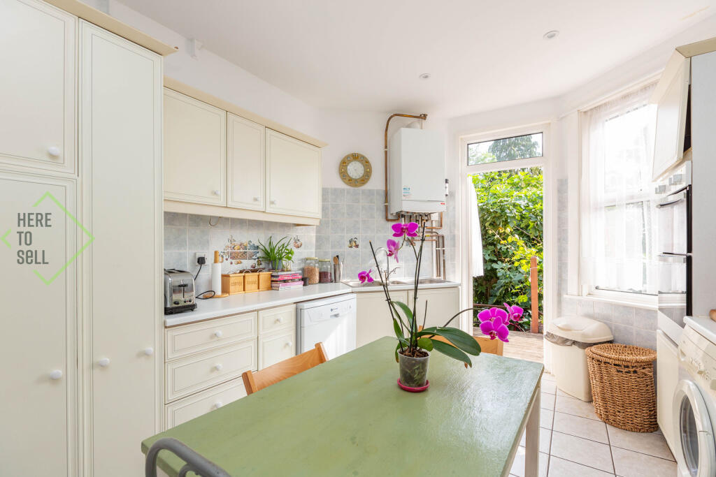 10 Hillside Avenue, N11 3DE-16