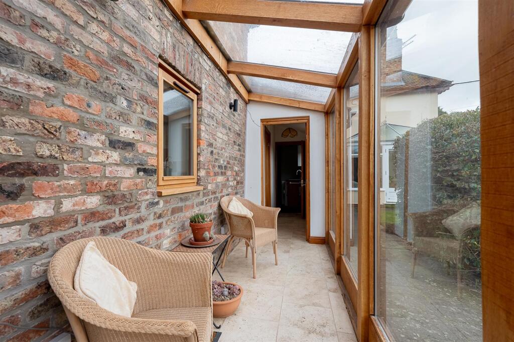 Sycamore Barn Conservatory &amp; Entrance