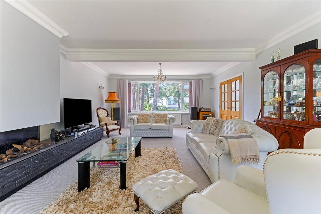 Sitting /Dining Room