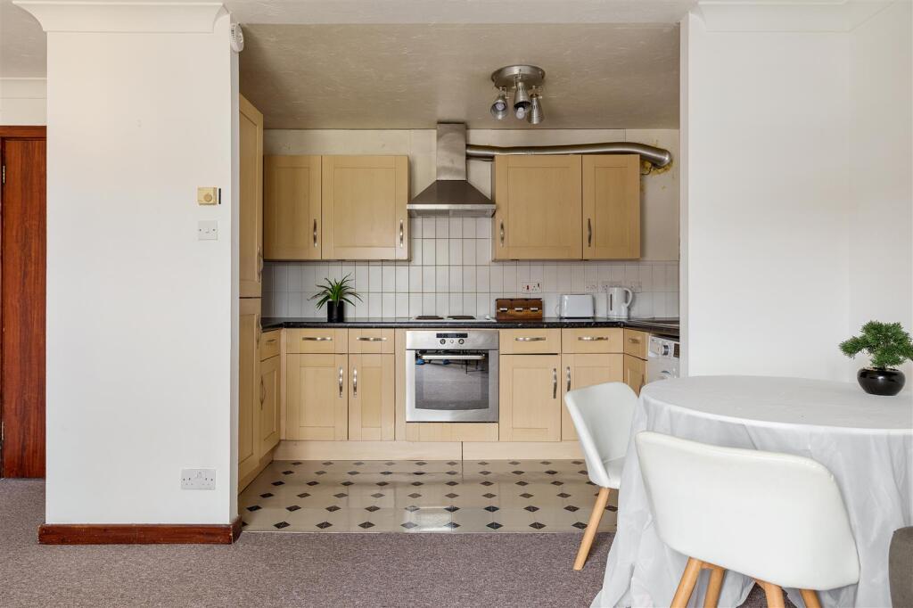 Verbena Close, E16