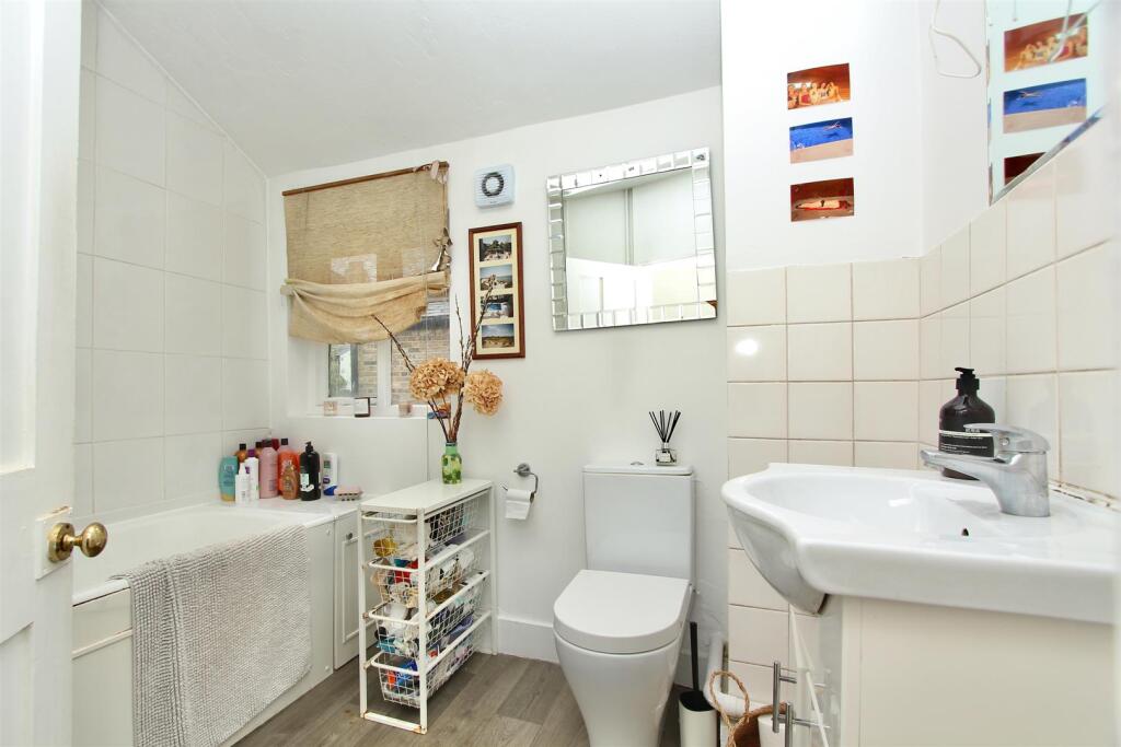 Clissold Crescent, N16