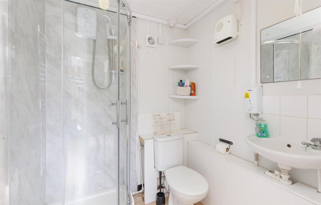 Container Shower Room