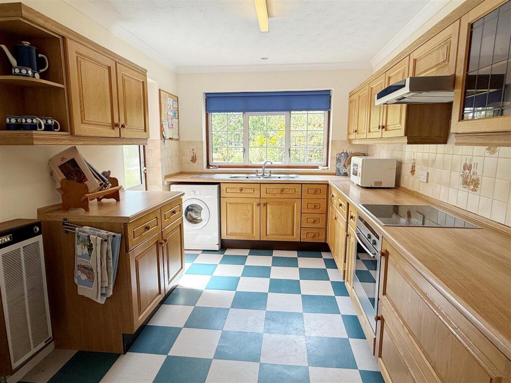 Kitch 1.JPG