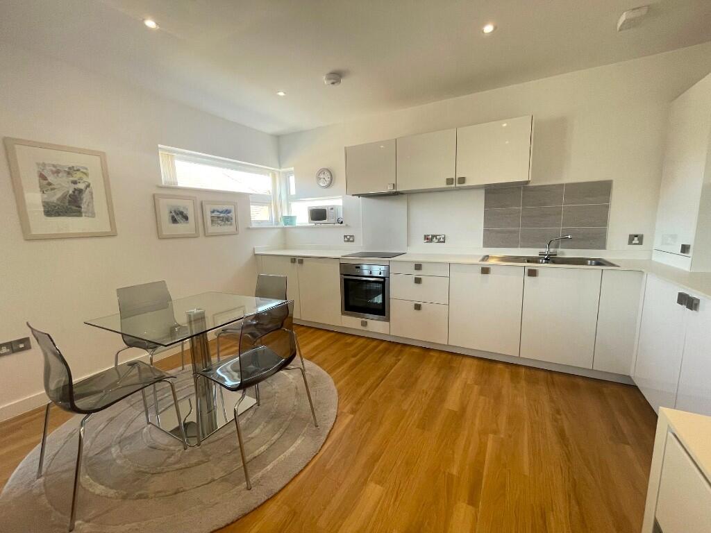 Kitchen/Dining Area