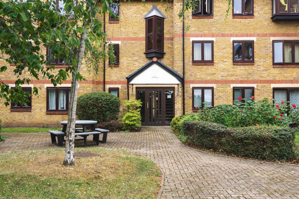 190 Riverside-21.jpg