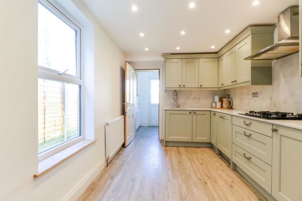51 Holly Road-20.jpg