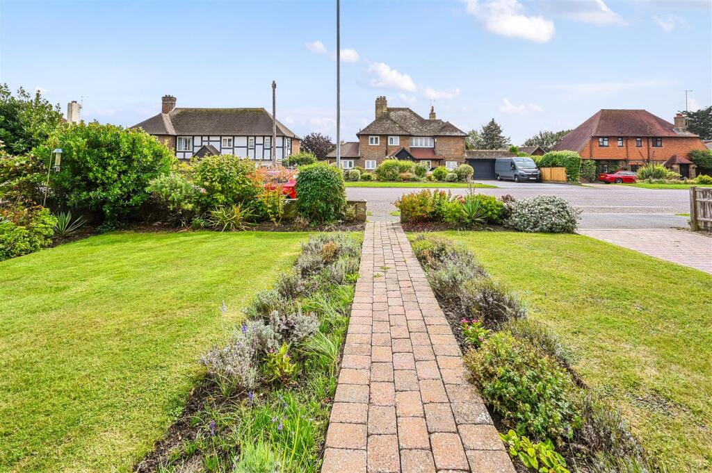 186 COODEN DRIVE - TN393AH (6).jpg