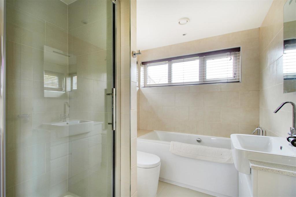 Family Bathroom.jpg