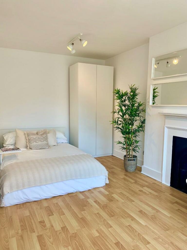 5 @ 21 Bedroom.jpg