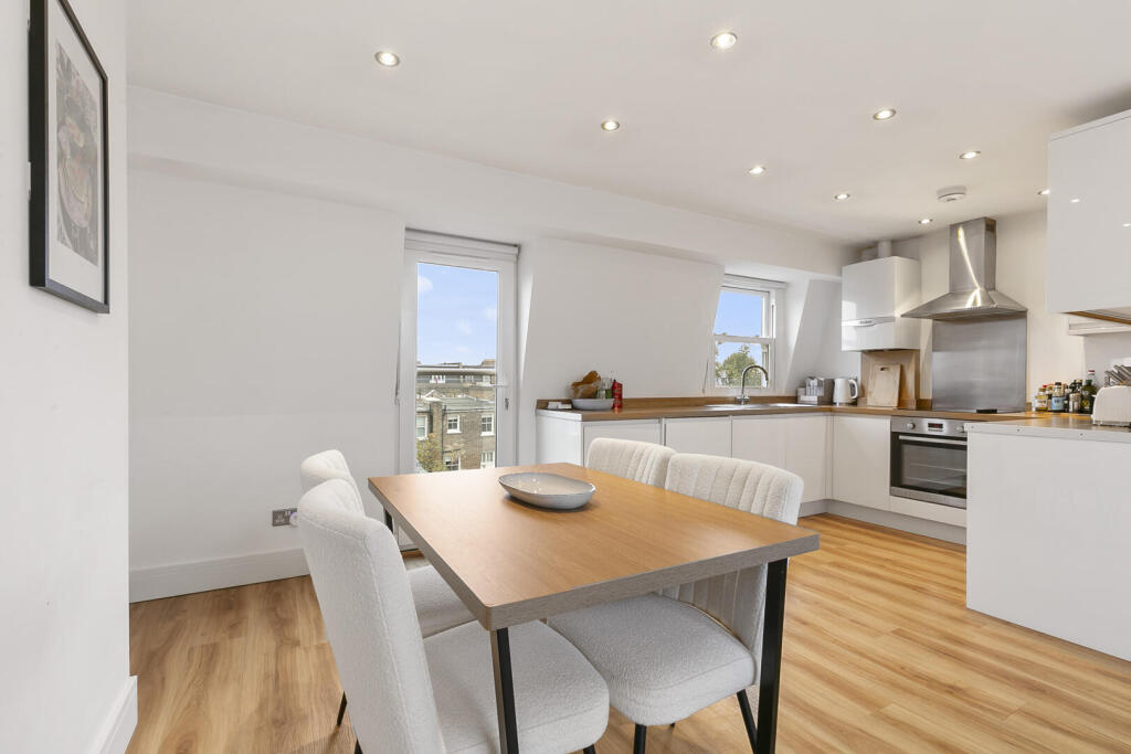 Kitchen/Dining Area