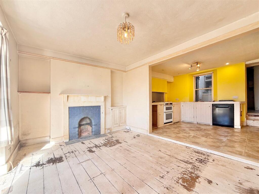 Lounge &amp; Kitchen.JPG