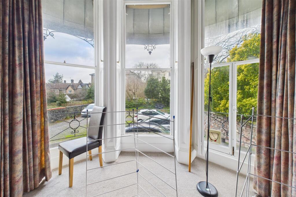 Flat 2, 21 Tyndalls Park Road, Clifton, Bristol BS