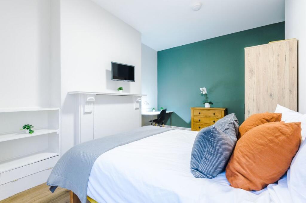 250JR - Bedroom