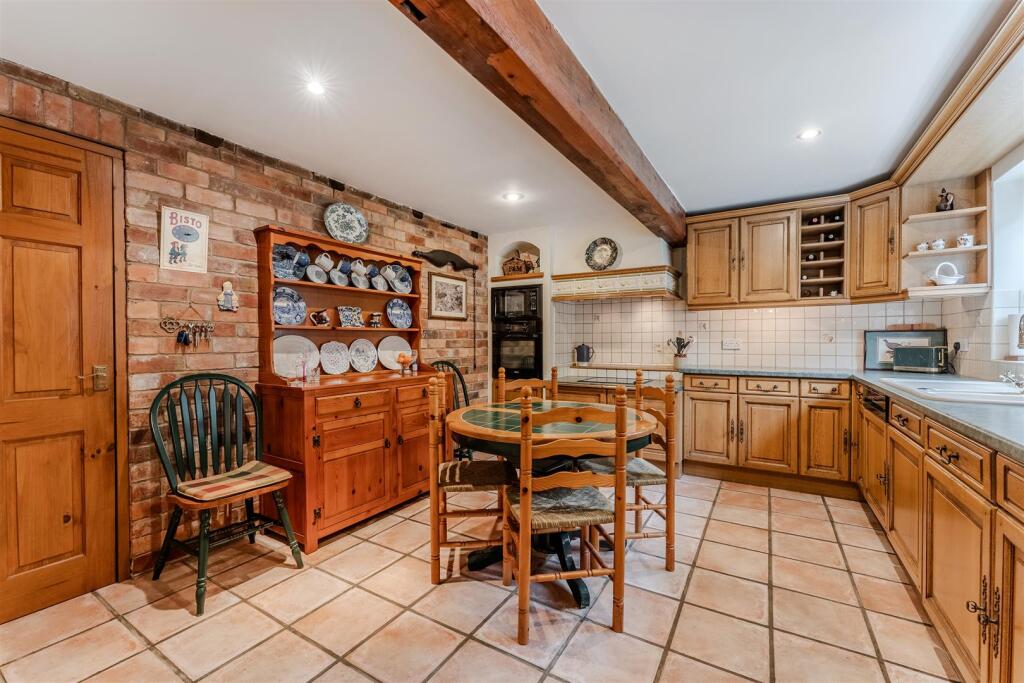 Kitchen/Breakfast Room