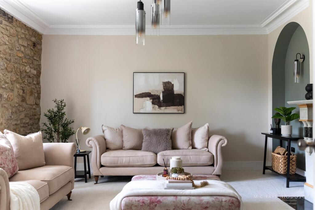 13 Front Street, Whitburn-20.jpg