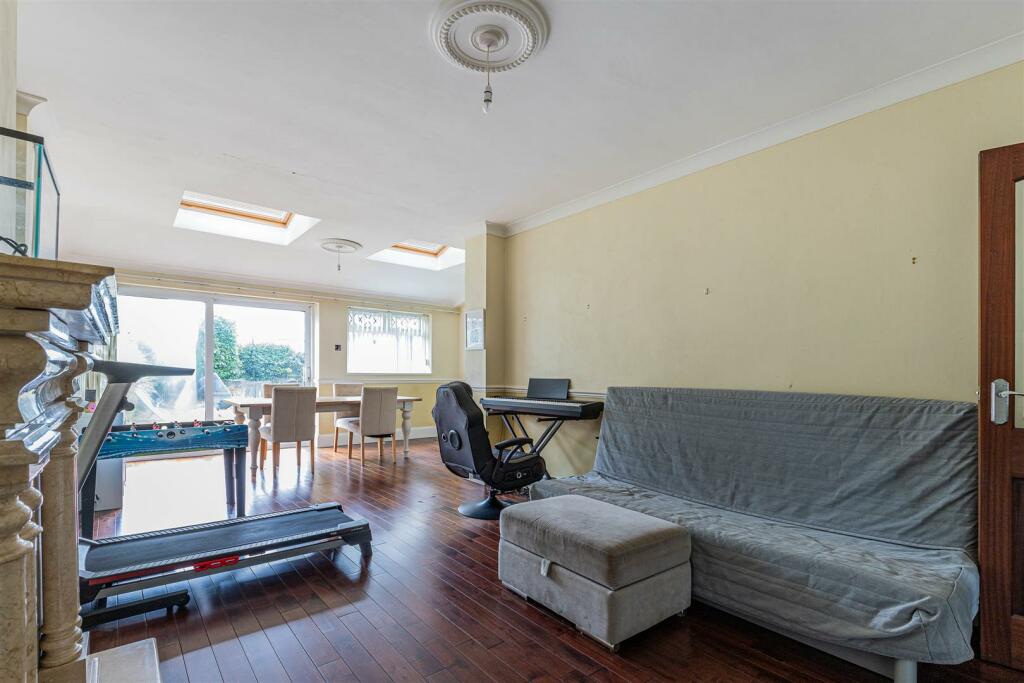 Western Avenue 381 NEW-7.jpg