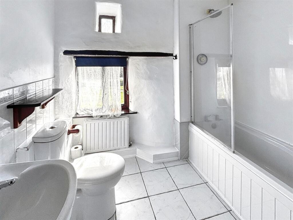 Bathroom.jpeg