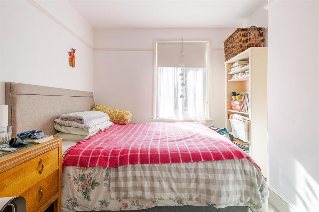 A20 - 9 Broad Park, Dartmouth - 250924.jpg